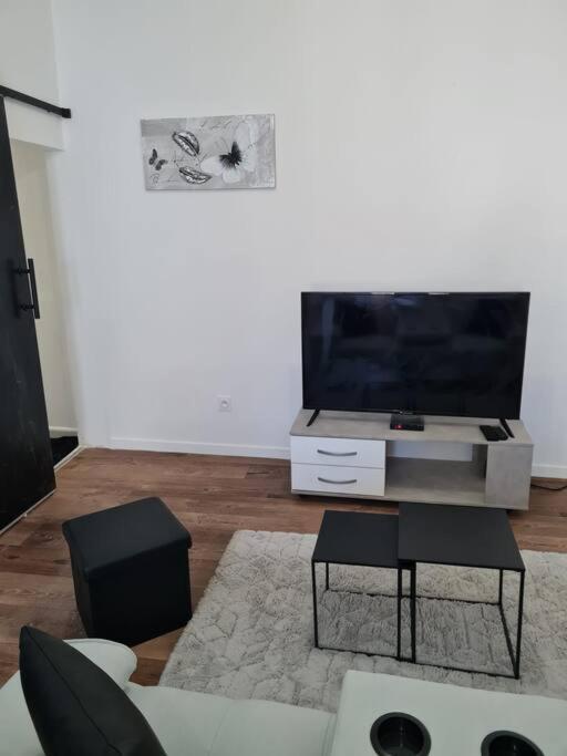 Appartement Moderne, 5 Min Du Centre Ville A Pied Béziers Buitenkant foto